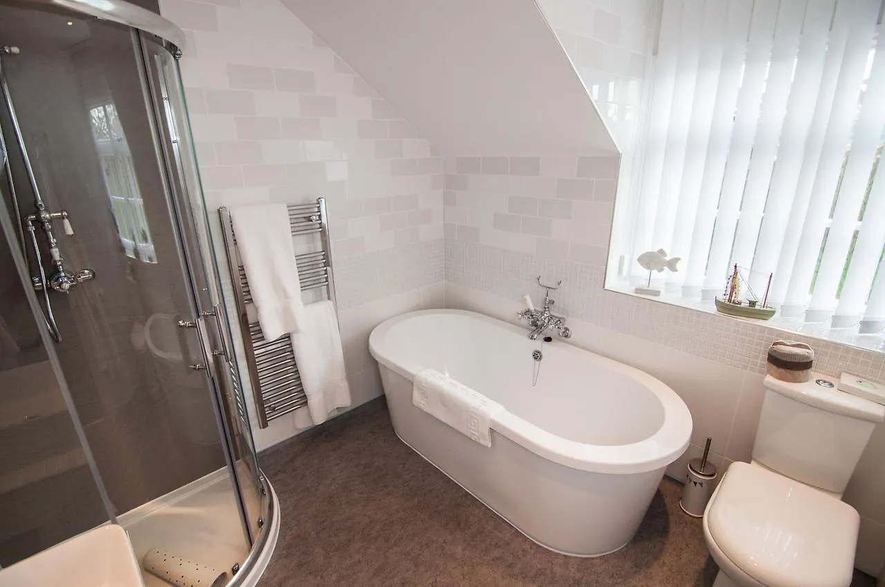 Ellerby Country Inn 2*,